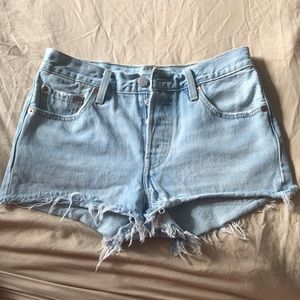 Levi’s 501 high waisted shorts size 25
